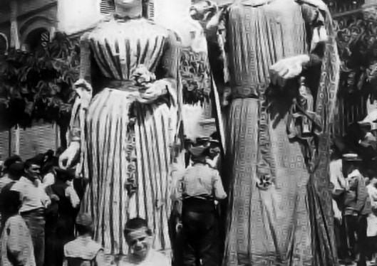 Els Gegants de la Vila de Sitges | Any: 1904 | Foto: ©Arxiu Històric de Sitges, col·lecció Josep Matas i Puig