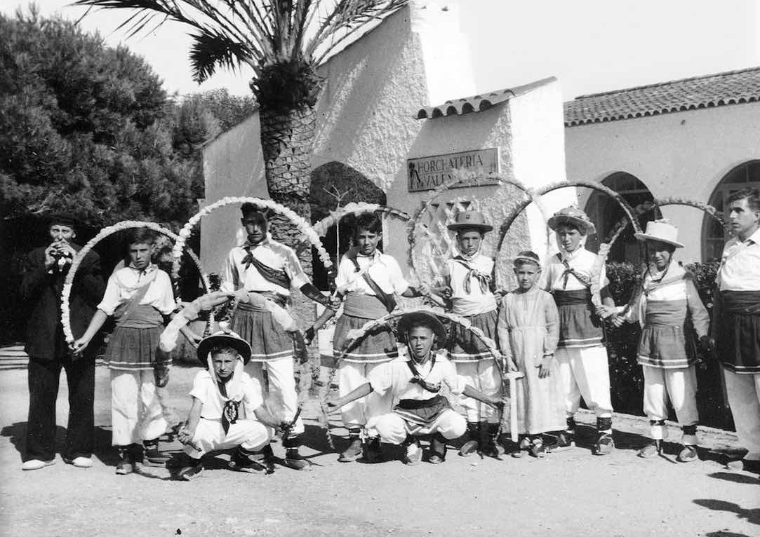 El Ball de Cercolets de Sitges | Any: 1945 | Foto: ©Arxiu Sebastià Giménez