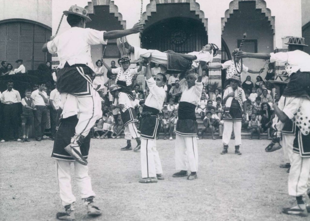 Ball de la Moixiganga | Any: 1946 | Foto: ©Generalitat de Catalunya, fons Joan Amades
