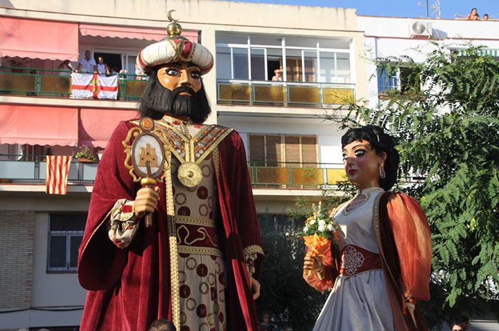 ELS GEGANTS MOROS CONVIDATS D’HONOR A LA FESTA MAJOR DE MATARÓ