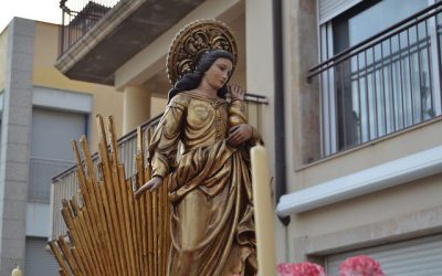 La imatge de Santa Tecla es traslladarà avui al domicili de la pendonista