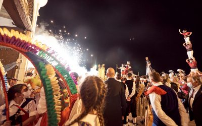 Sitges acomiada amb passió, la Festa Major en honor a Santa Tecla amb una cercavila intensa en sentiments
