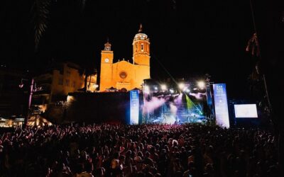 Èxit en la primera nit de Barraques de Sitges que omplen la plaça de la Fragata