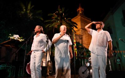 El grup Retrio interpreta un Pregó de la Festa Major amb la música de protagonista